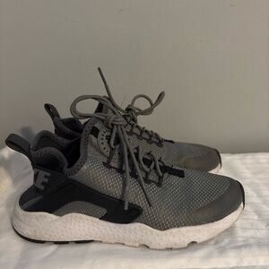 Nike Air Huarache Run Ultra Women’s Size 7 (worn 3 times)